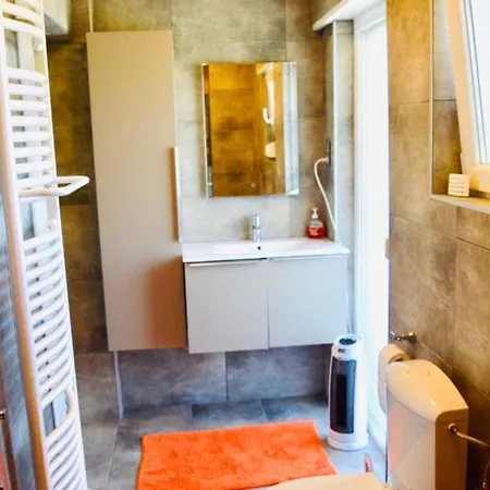 Maison De Privative A Louer Эвей